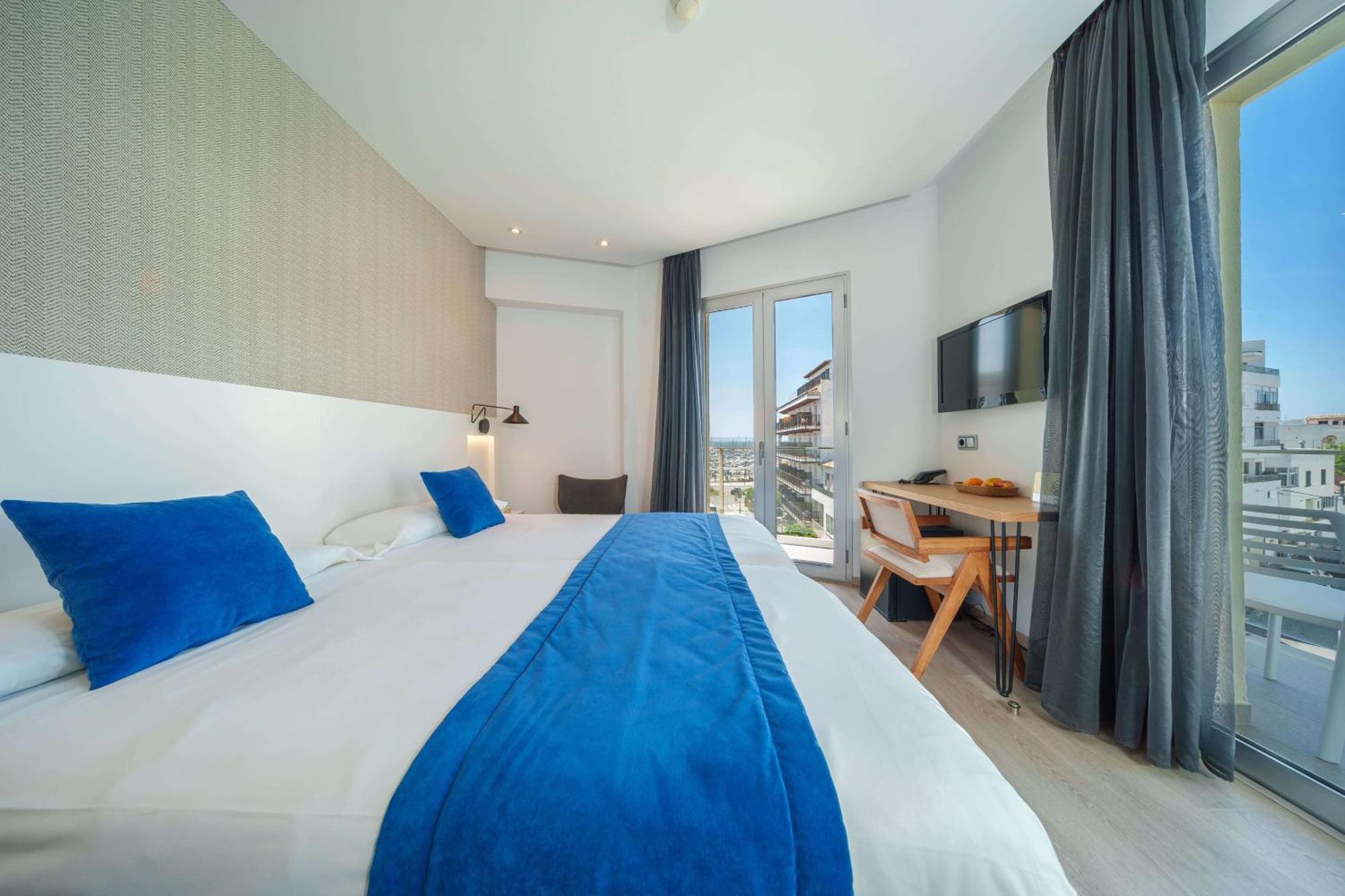 Mar Calma Hotel ปอร์ต เด โปเญนซา ภายนอก รูปภาพ