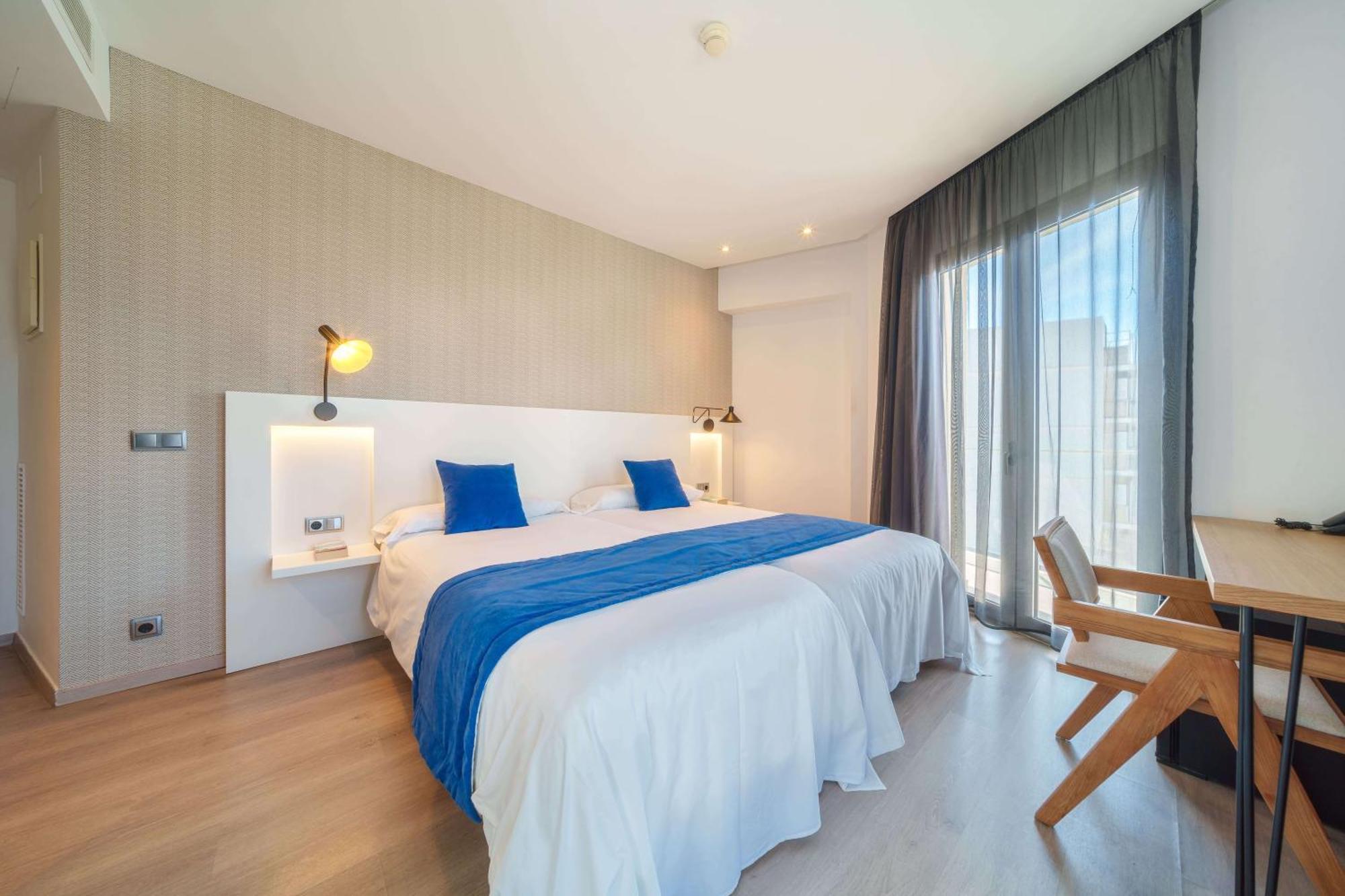 Mar Calma Hotel ปอร์ต เด โปเญนซา ภายนอก รูปภาพ