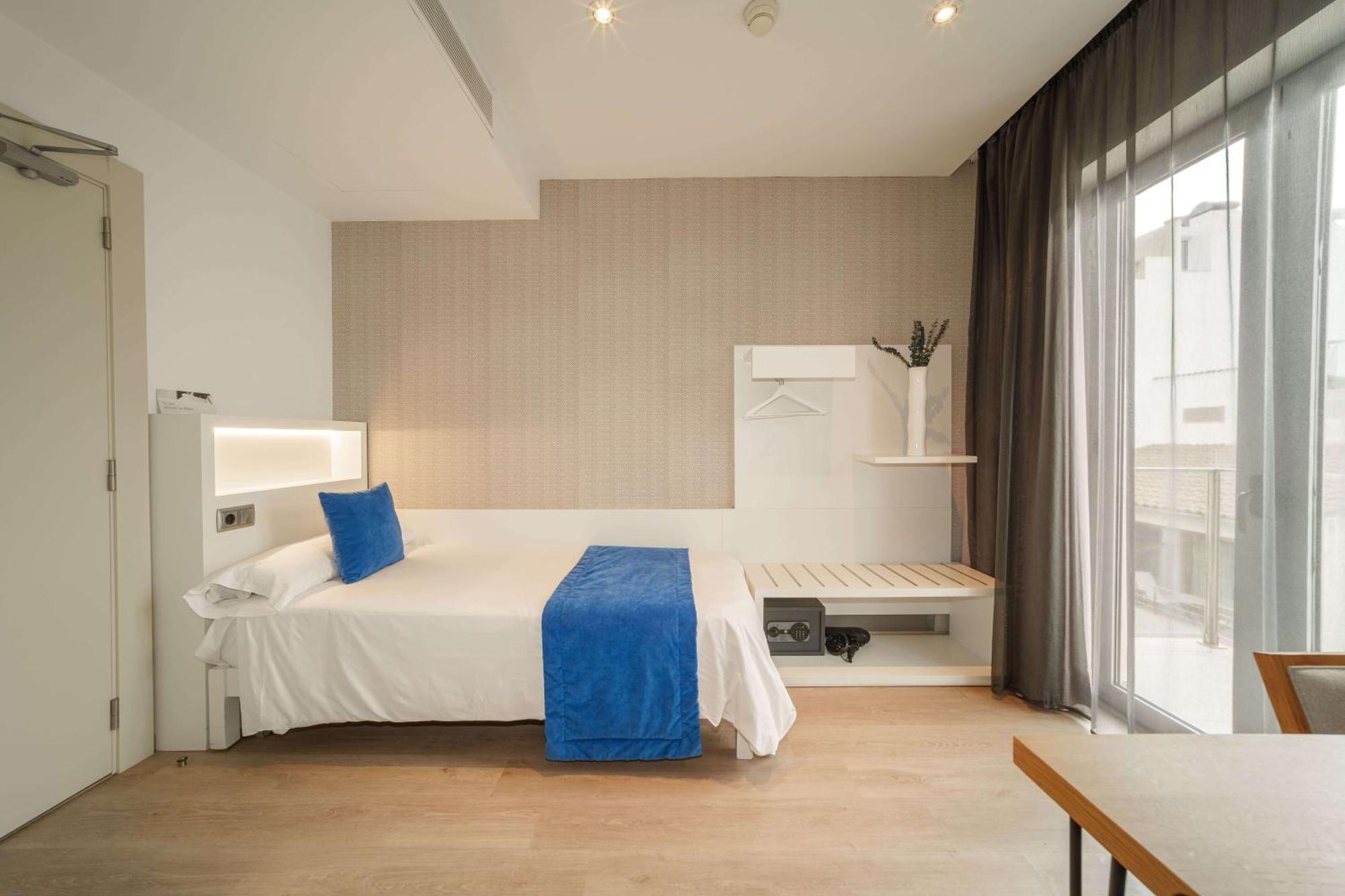 Mar Calma Hotel ปอร์ต เด โปเญนซา ภายนอก รูปภาพ