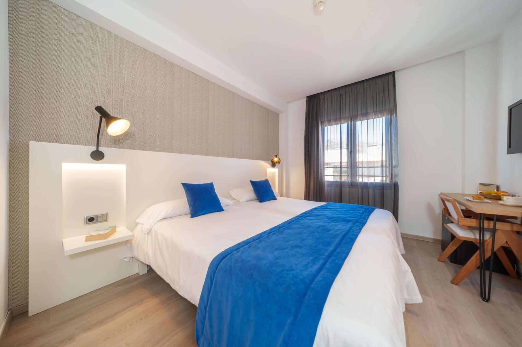 Mar Calma Hotel ปอร์ต เด โปเญนซา ภายนอก รูปภาพ