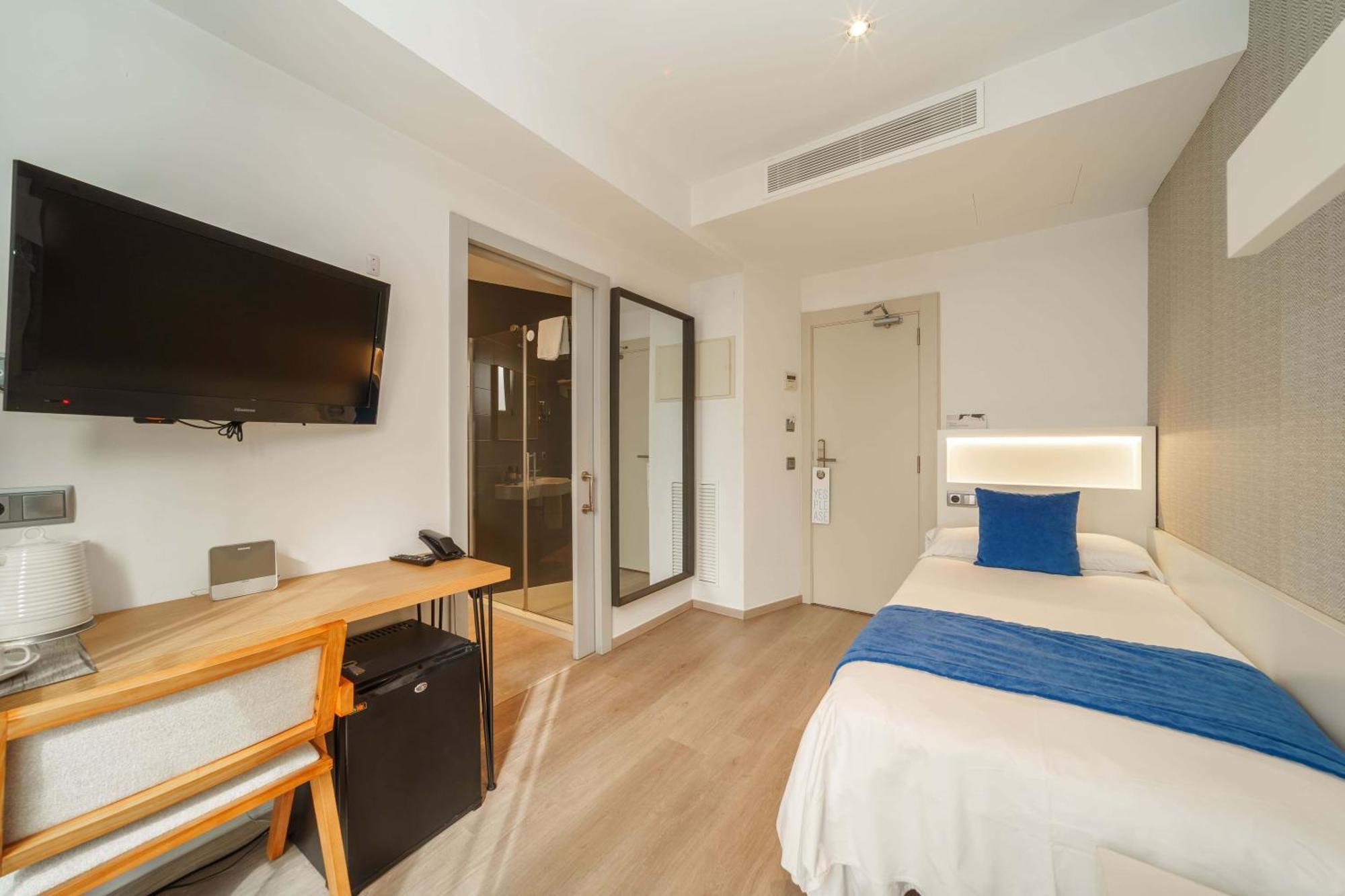 Mar Calma Hotel ปอร์ต เด โปเญนซา ภายนอก รูปภาพ