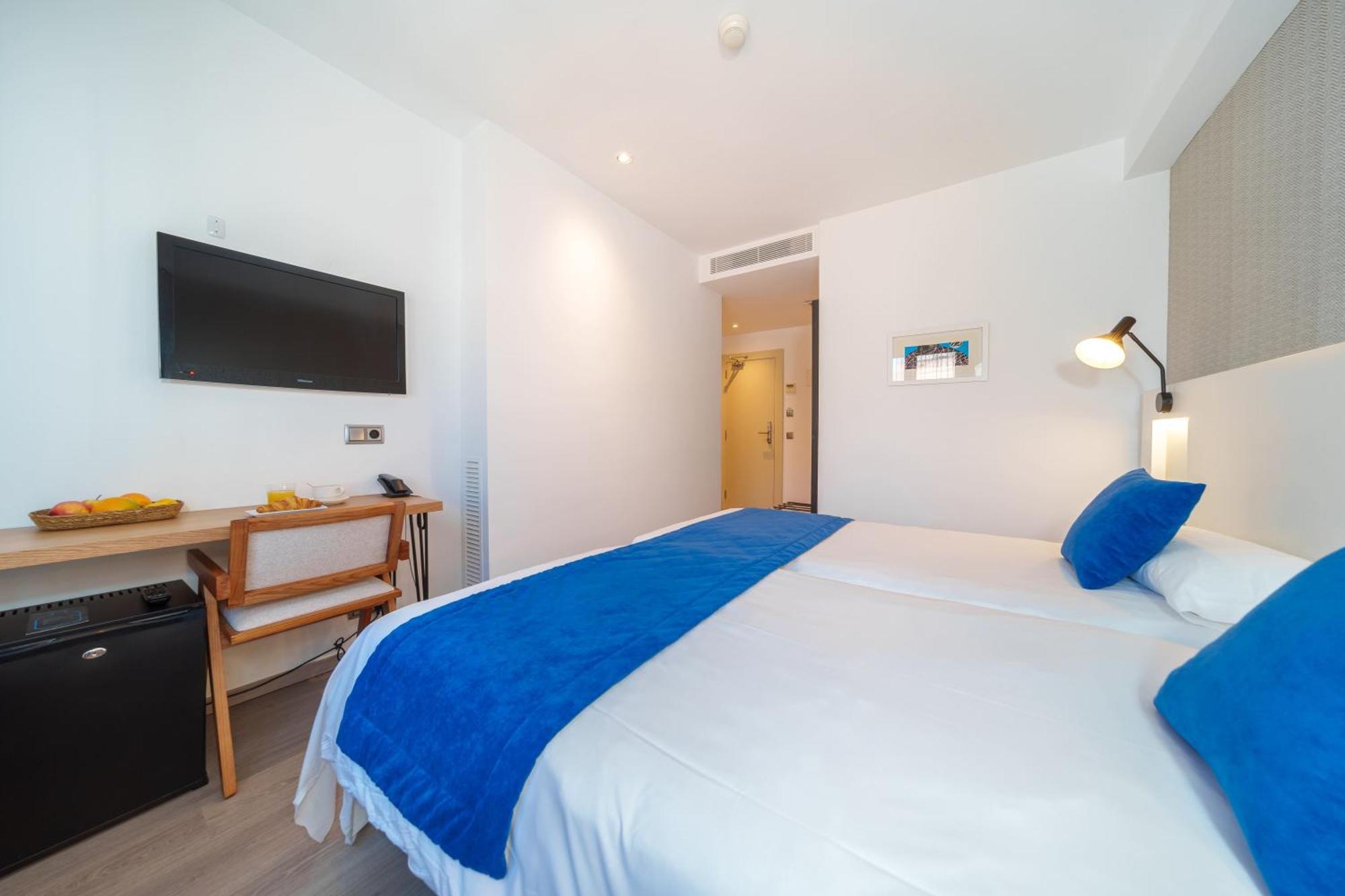 Mar Calma Hotel ปอร์ต เด โปเญนซา ภายนอก รูปภาพ